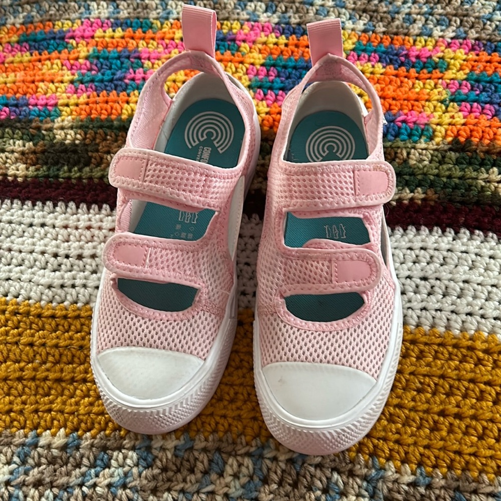 Girls Converse sandals